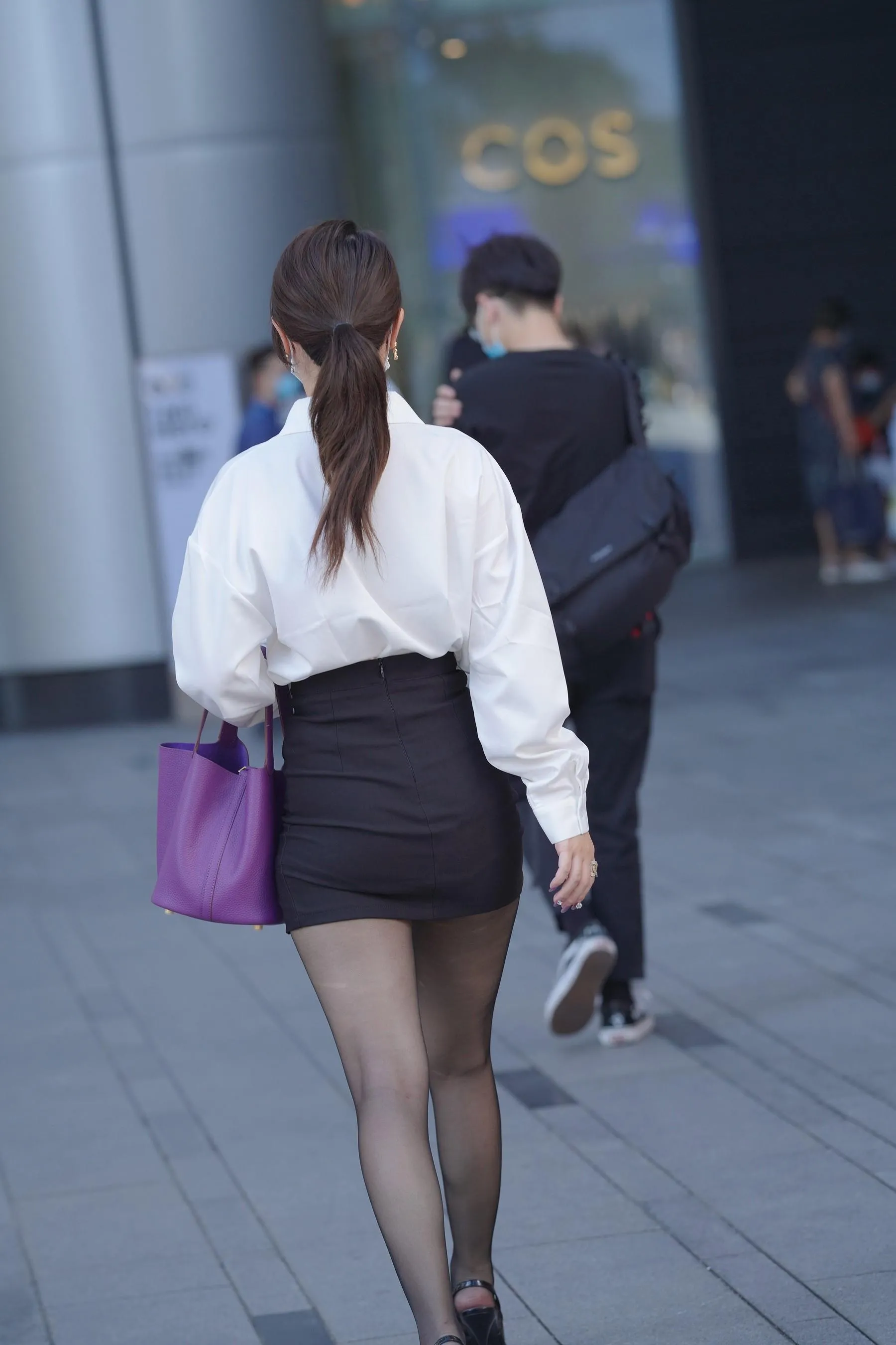 魔镜街拍 NO.184 街拍黑丝包臀裙小姐姐 [137P]插图